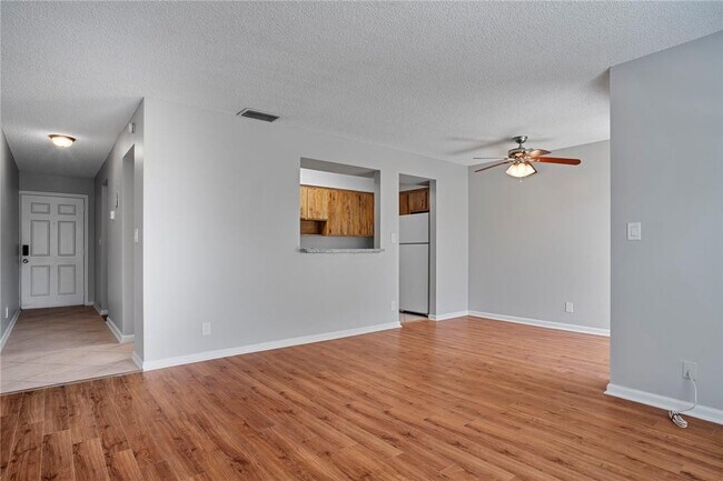 Building Photo - 2161 NE 36th St
