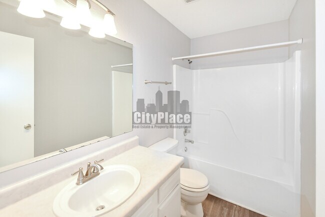 Building Photo - 5639 Wood Hollow Dr