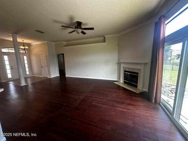 Building Photo - 12080 Scarsdale Dr