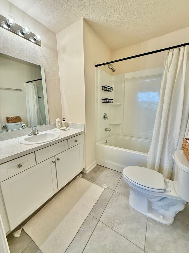 Building Photo - 2BR/3BA Townhome Sweet Townhome - Pet Frie...
