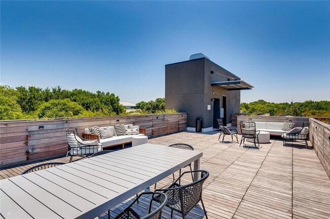 Building Photo - 207 W Johanna St