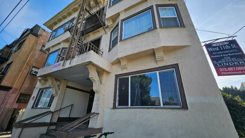 Building Photo - 1330 W 11th St