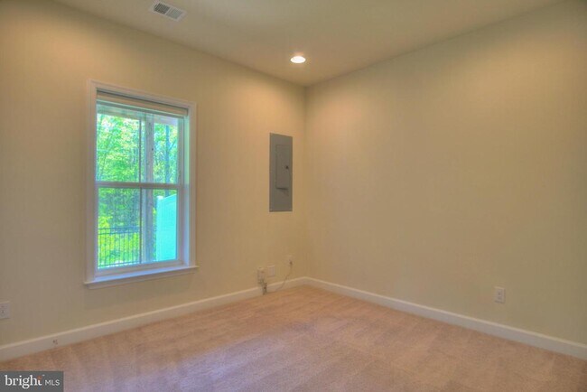 Building Photo - 42629 Oak Pk Sq