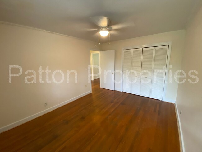 Building Photo - 3017-3019 Longleaf Road - Inside CoC - R13...