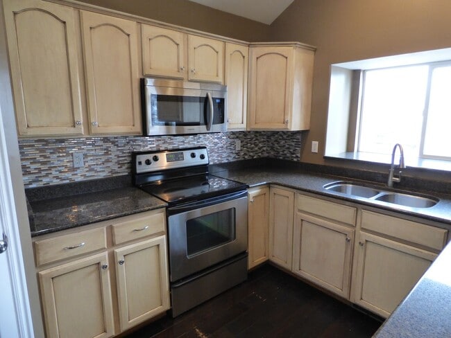 Building Photo - Great 4 Bd 3 Bath Home in Draper