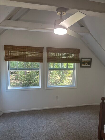 Building Photo - 44 W River Dr