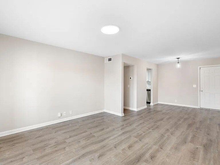 Building Photo - 420 Elysian Fields Rd