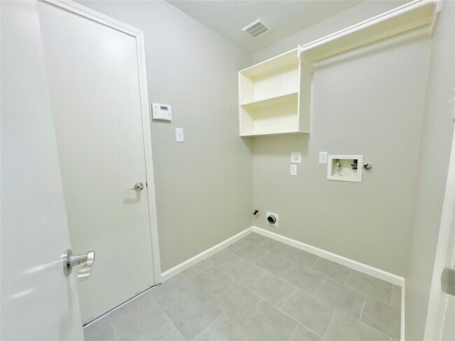 Building Photo - 2506 Teal Run Pl Dr