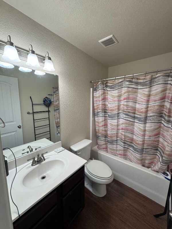 Building Photo - 1718 risen