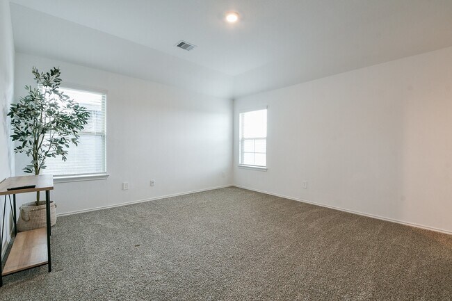 Building Photo - 22430 Forest Gorge Ln