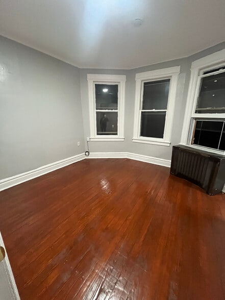 Building Photo - 591 15th Ave