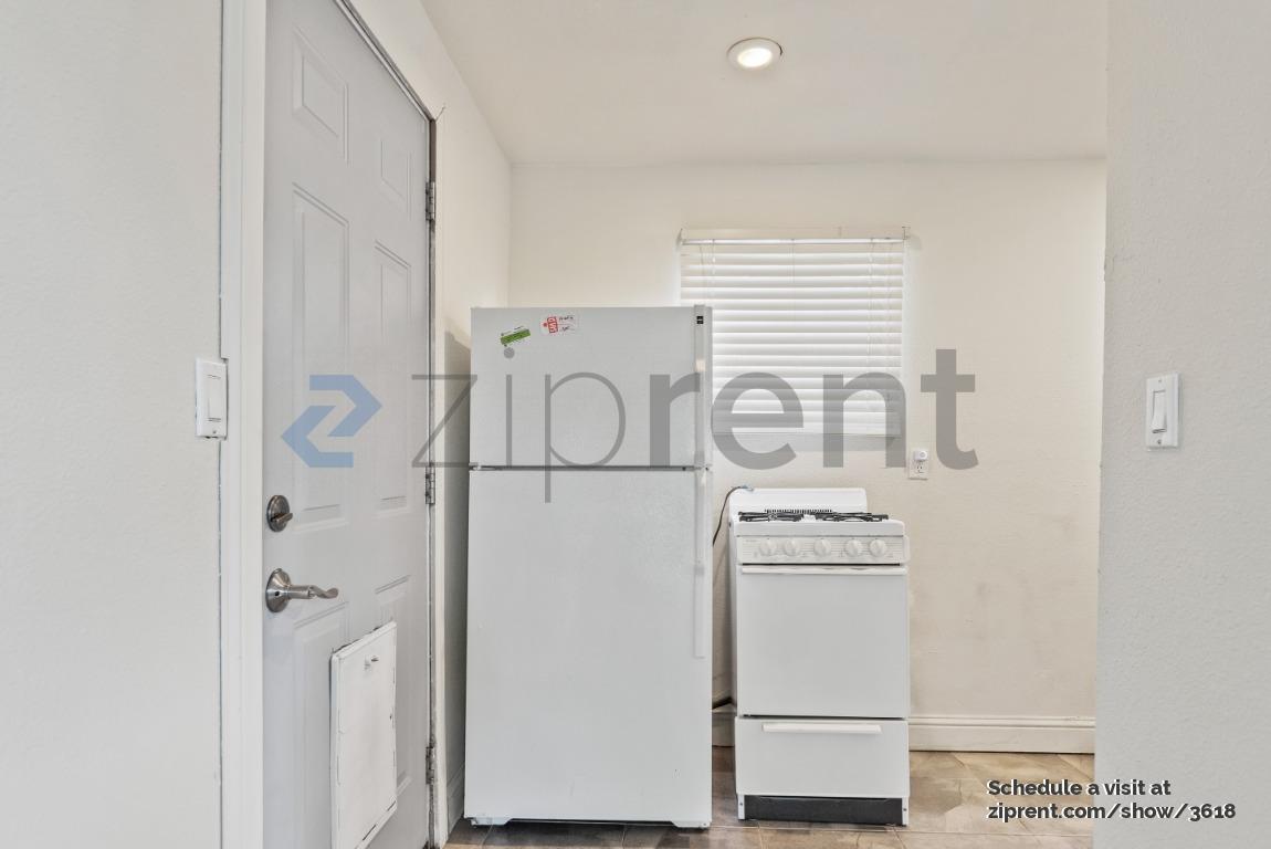 Building Photo - 436 N 7th St