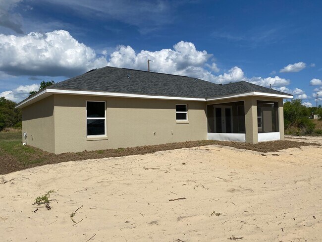 Building Photo - Desirable SE Ocala Neighborhood 3/2/2 *WON'T LAST*