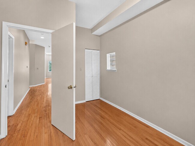 Building Photo - 3354 W Jackson Blvd