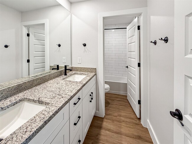 Building Photo - 5613 Mobeetie Lp