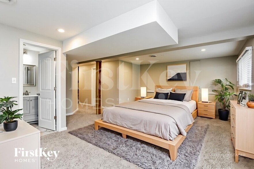 Building Photo - 855 Windemere Ave