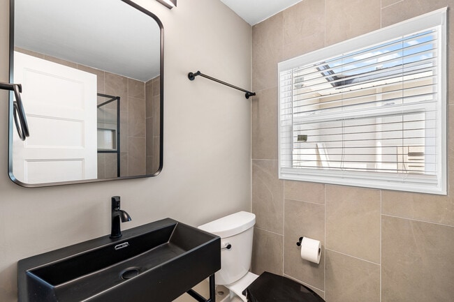 Building Photo - 231 E Madeira Ave