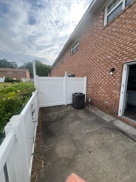 Building Photo - 105 Hickory Ln