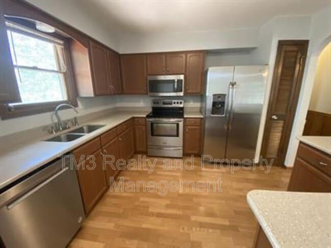 Building Photo - 12725 S Raintree Dr