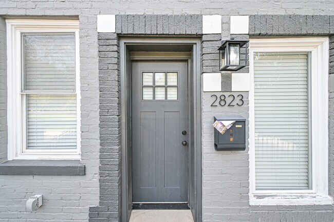 Building Photo - 2823 Ashland Ave