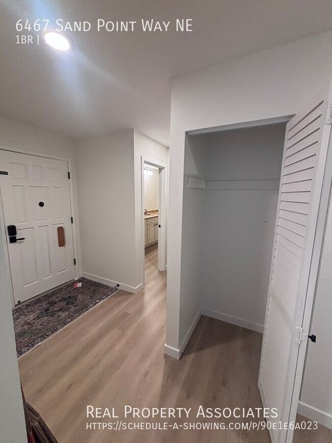 Building Photo - 6467 Sand Point Way NE