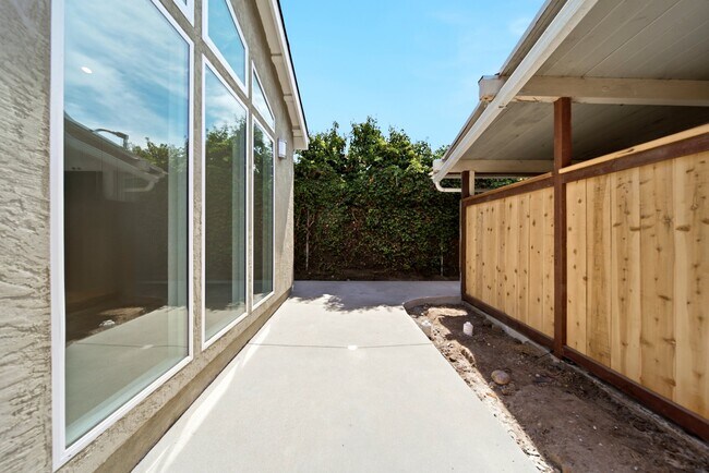 Building Photo - 7714 Alton Dr