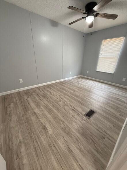 Bedroom 3 - 516 Crouch Rd