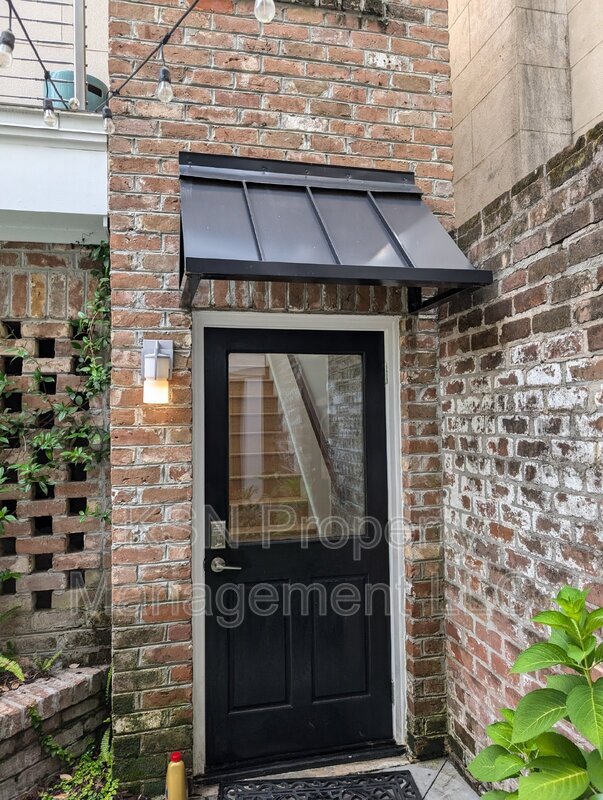 Building Photo - 112 W Gaston St