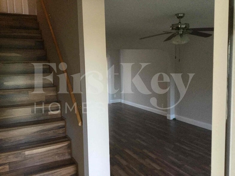 Building Photo - 5227 Adams Rd