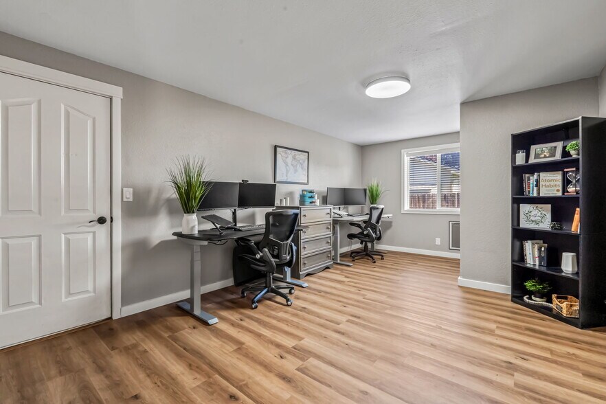 Building Photo - 2108 S Riptide Pl