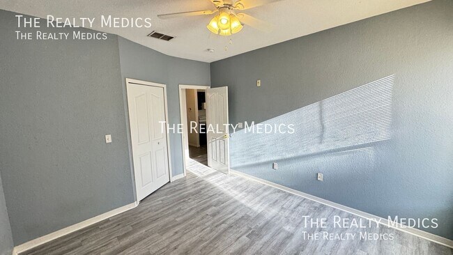 Building Photo - 8913 Legacy Ct
