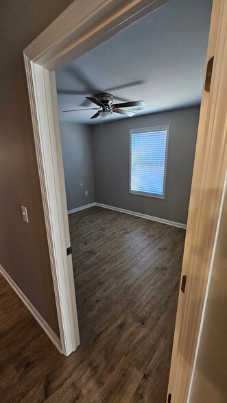 Building Photo - 2150 Windsor Ave