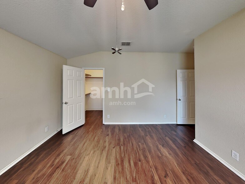 Building Photo - 12139 Karnes Way
