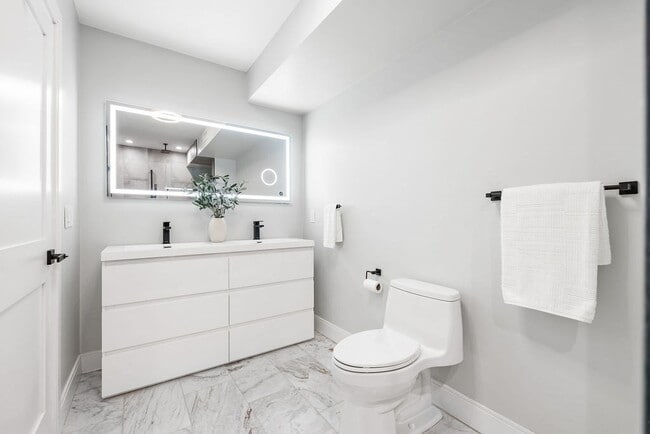 Building Photo - 113-115 Falcon St