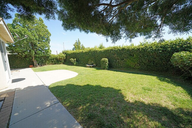Building Photo - 29070 St Tropez Pl