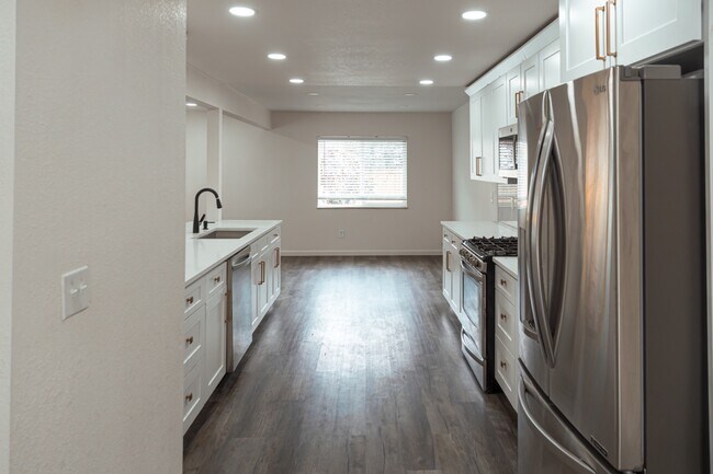 Building Photo - 7355 S Garfield Ct