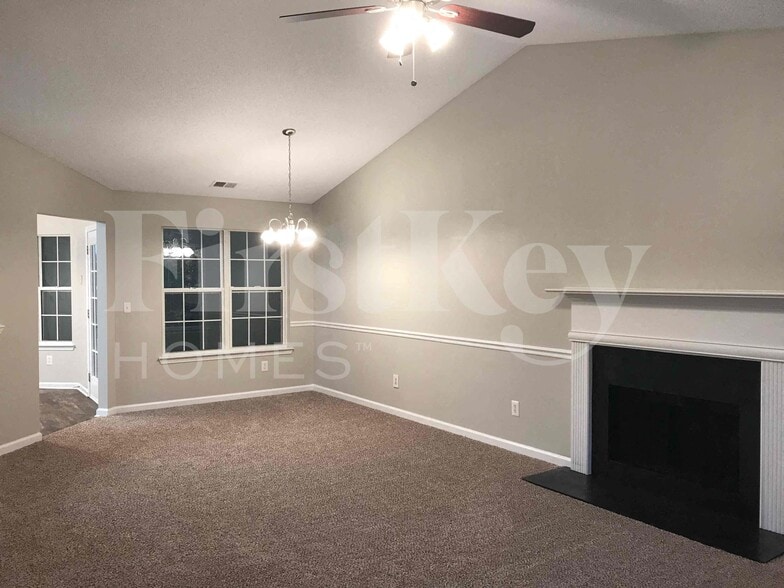 Building Photo - 4020 Brookfield Way