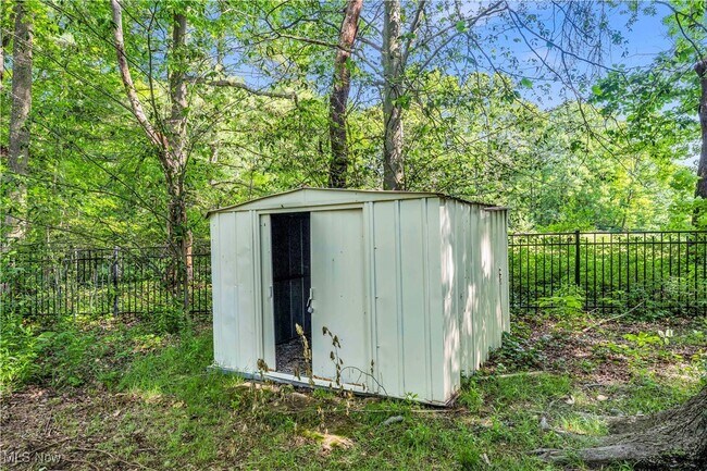 Building Photo - 33555 Wagon Wheel Dr