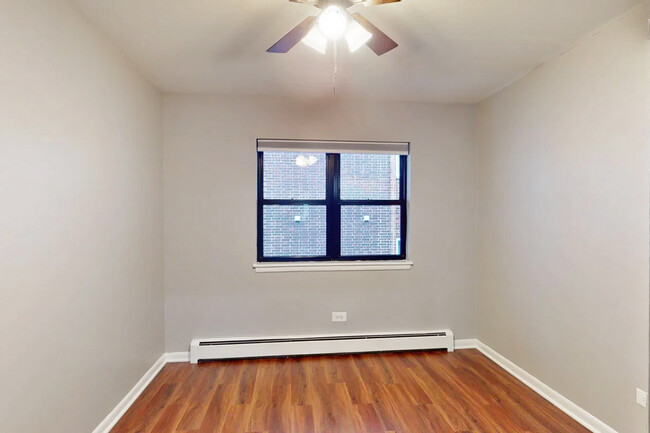 2 Bedroom - 516 Des Plaines Ave.