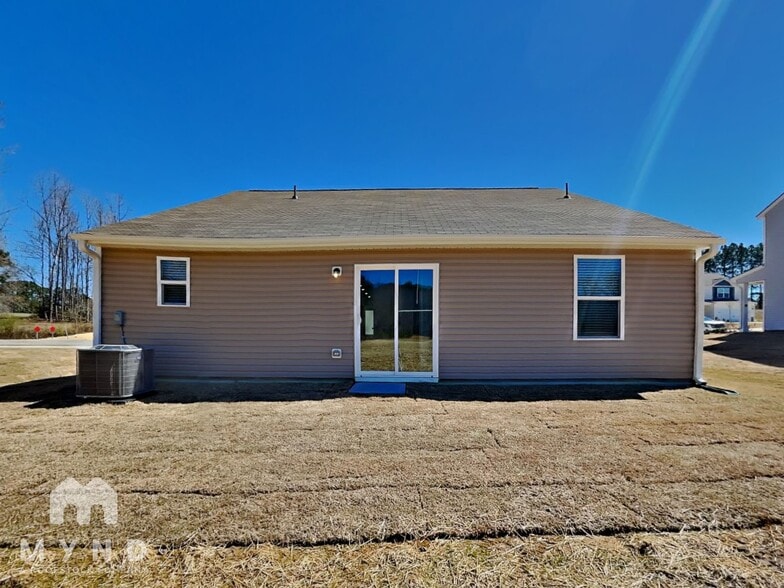 Building Photo - 365 Taverners Ln