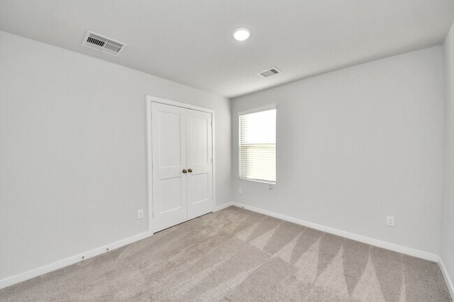 Building Photo - 5611 Fresh View Ct