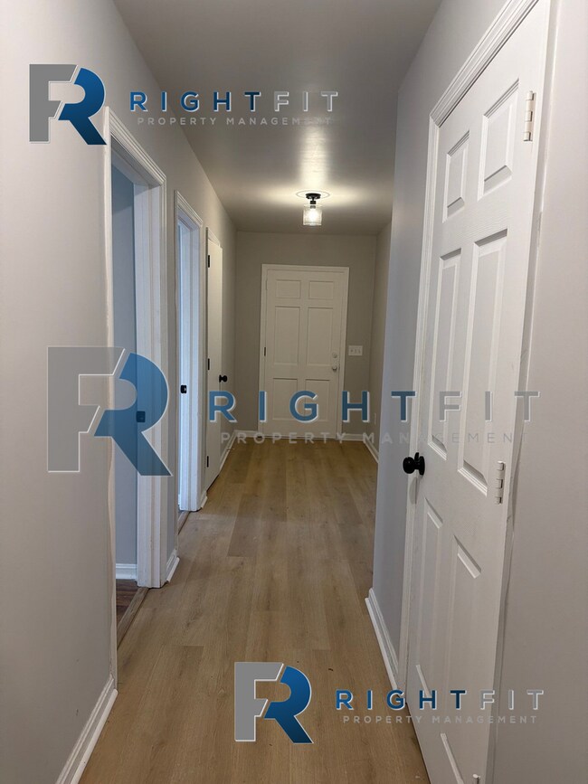 Building Photo - Cozy Columbus Home