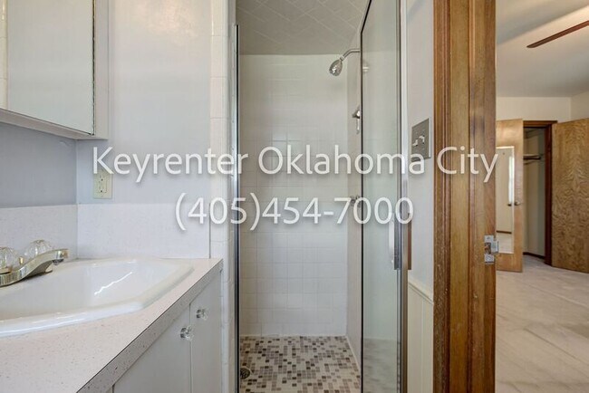 Building Photo - 3632 Sunvalley Dr