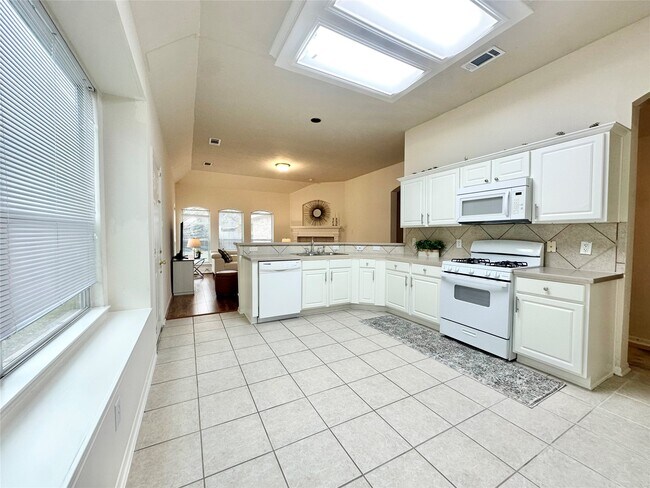 Building Photo - 4903 Falls Cir