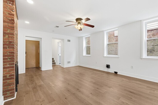 Building Photo - 2306 E Carson St