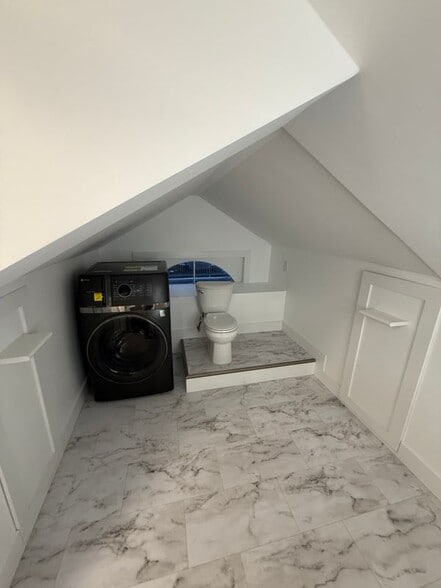 Building Photo - 285 Genesee St