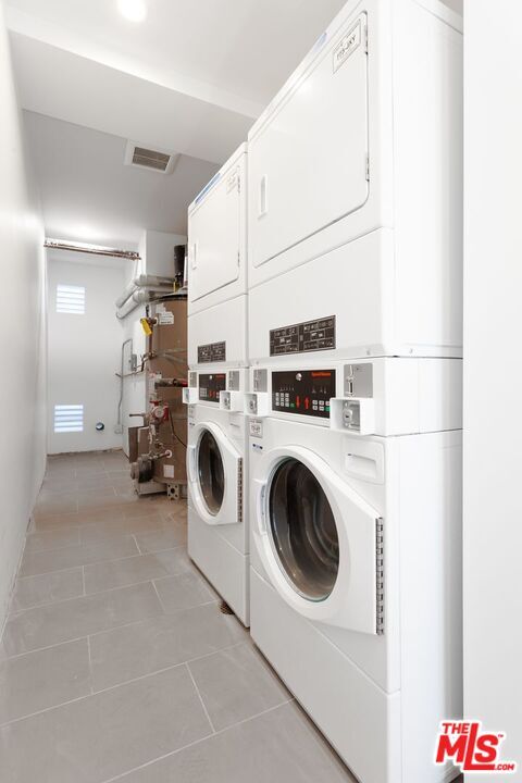Building Photo - 1319 S St Andrews Pl