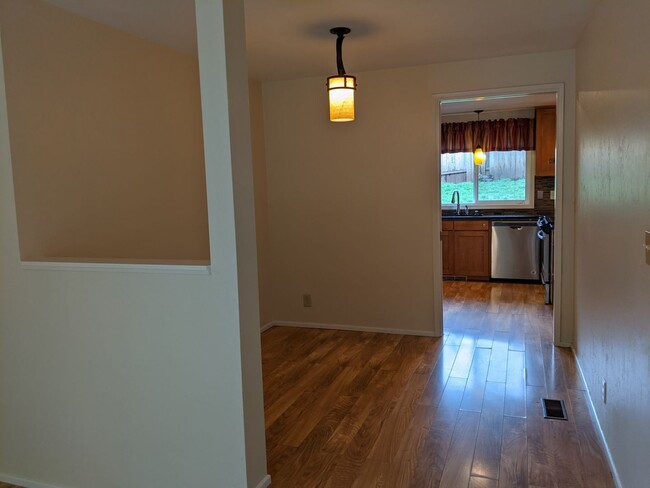 Building Photo - Beautiful 4-Bedroom, 2-Bath Plus Office In...