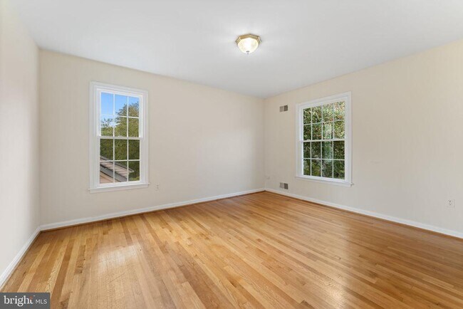 Building Photo - 9 Snug Hill Ct