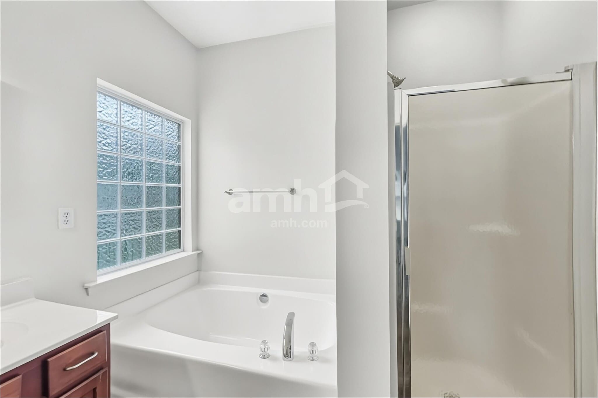 Building Photo - 1 Woodvine Way